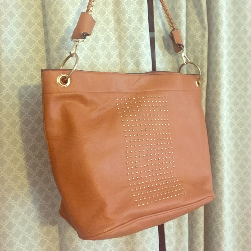 Remi and Reid pocketbook
